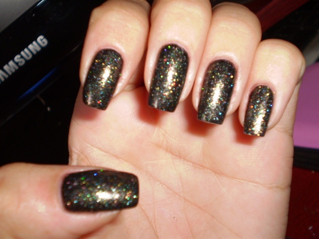 Black / Glitter nail art