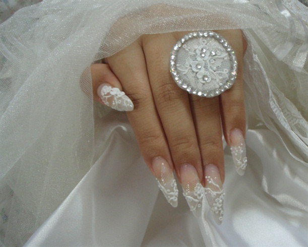 wedding nail art.................