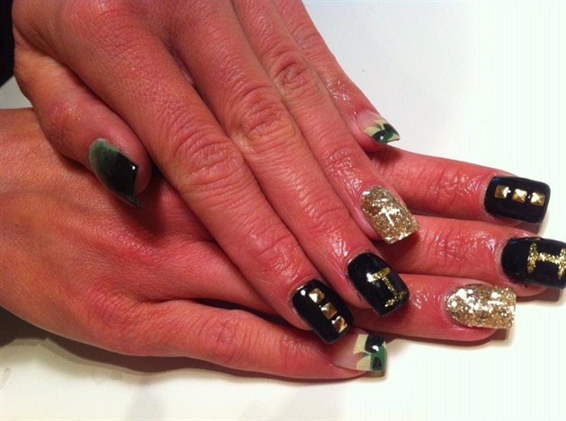 Army Nails Gold