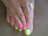 pink hand yellow feet nails
