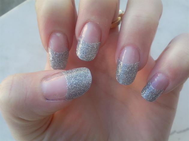 gray nails