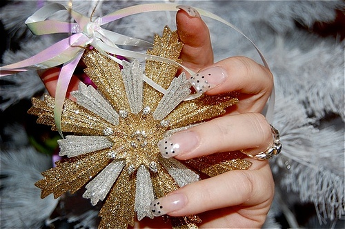 beautiful christmas nails