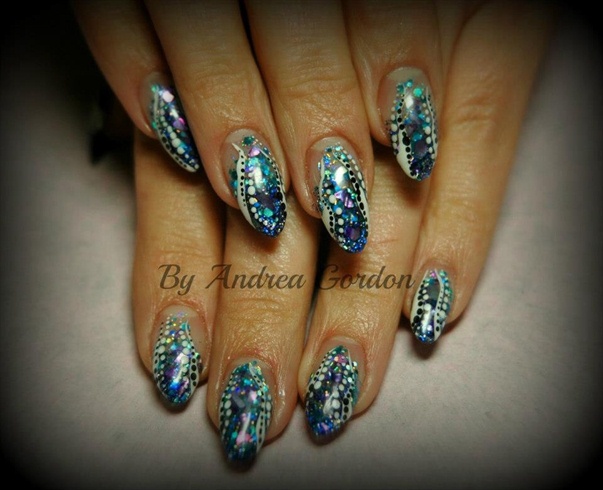 Glitter mix acrylic nails freehand art