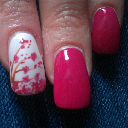 blossom accent nail