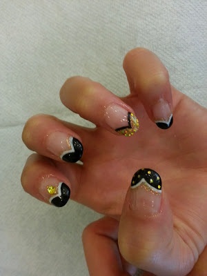 Black &amp; gold heart french Gel nail art
