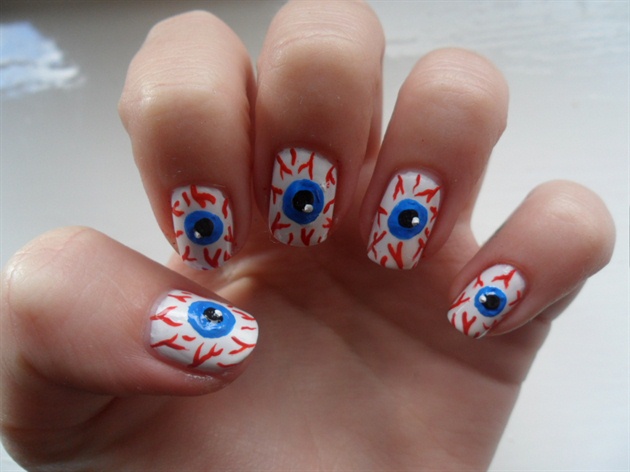 Eyeball nails