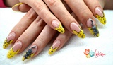 Gel nails with mice
