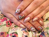 Floral nail design