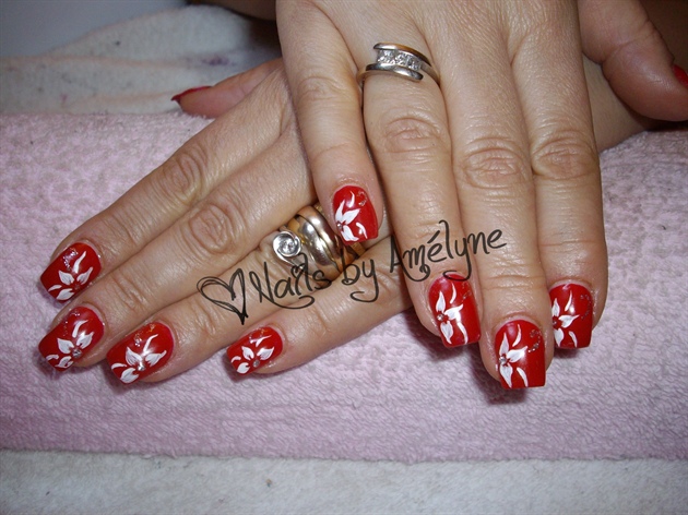 Red &amp; Hand Painted White Flowers