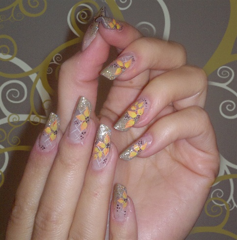 Nude nail art and Dry Flower 