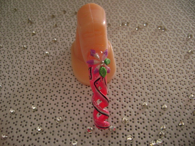 Hot pink twisted nails
