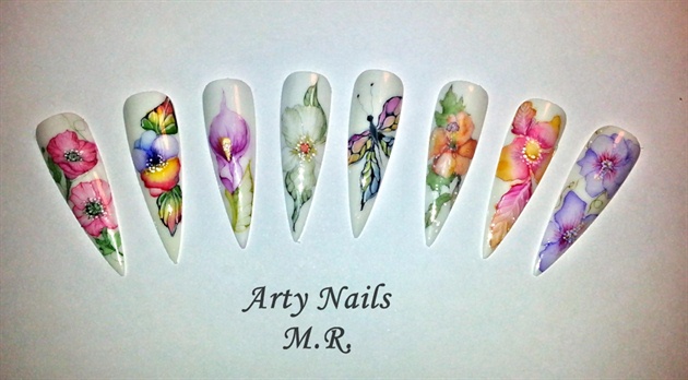 aquarelle Arty Nails