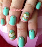 mint green nail w/heart❤