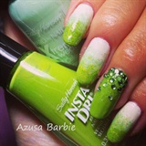 green gradient nails