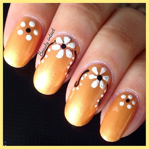 Simple floral nail art