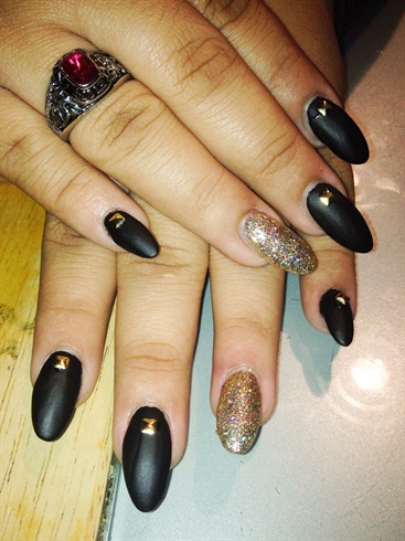 Simple Black Matte and Gold Glitter