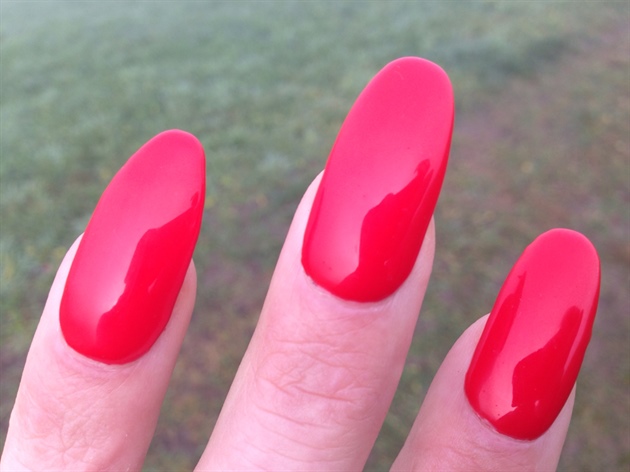Red Nails Embraced Of Fog