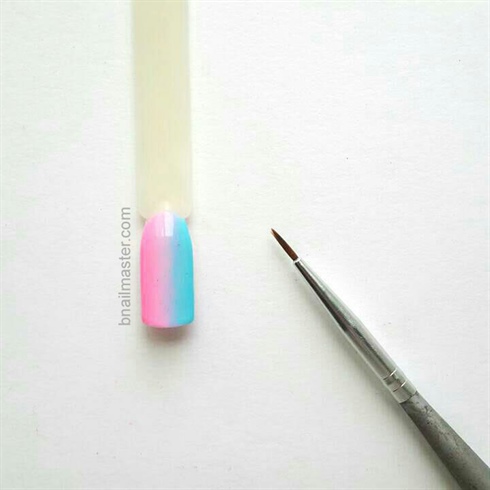4) To get thick and bright colors, I did two more layers using the way described above and cured each of them\n5) When I was happy with my gradient, I top coated the nail, cured and carefully removed the tacky layer\n