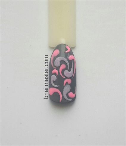 7) Using a pink gel polish I drew more curves (Do not cure!)\n