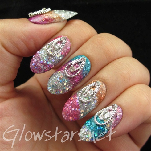 Dazzling Gradient Glitter Necklace Nails