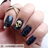 Amazing Dark Skull Nails