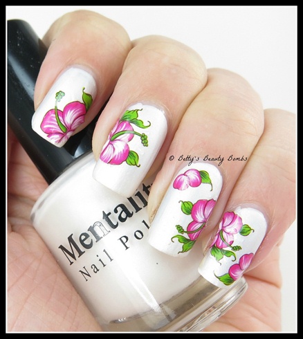 Pretty White Floral Water Decals Nails