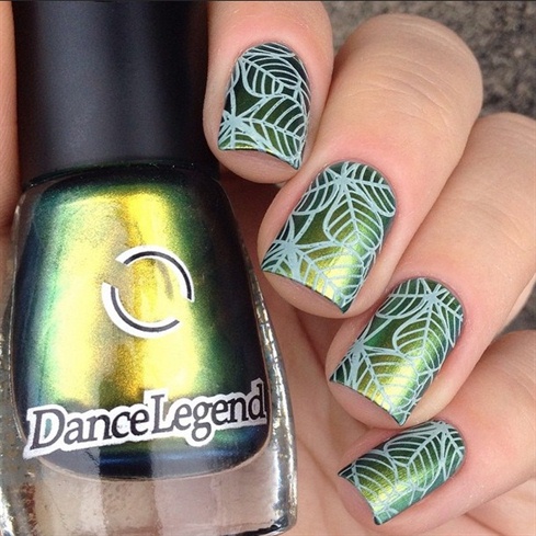 Stunning Green Leaf Stamping Nails