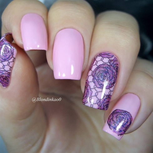 Romantic holographic nails