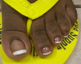 simple french pedicure