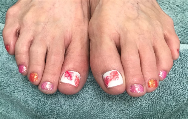 Tropical toes