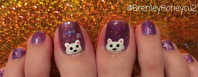 Polar bear toes
