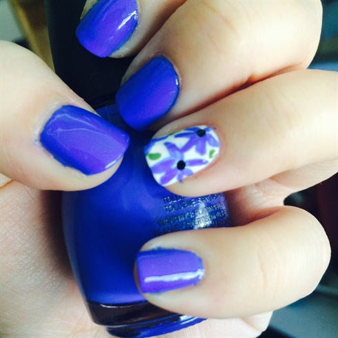 Blue Floral Nails 