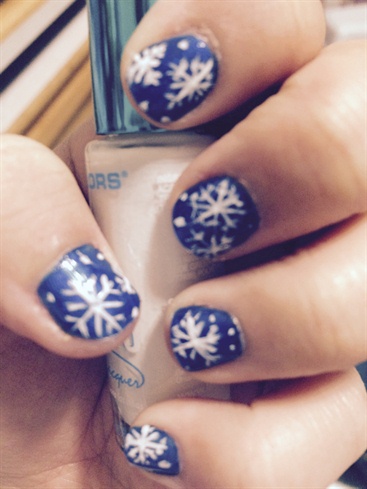 Snowflake Nails 