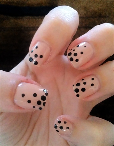 Nude Dots