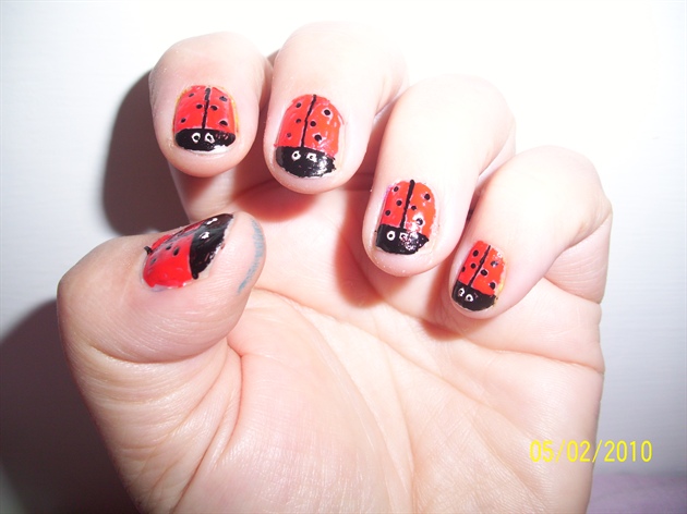 Ladybird nails