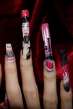 Anti Valentine&#39;s nail art theme