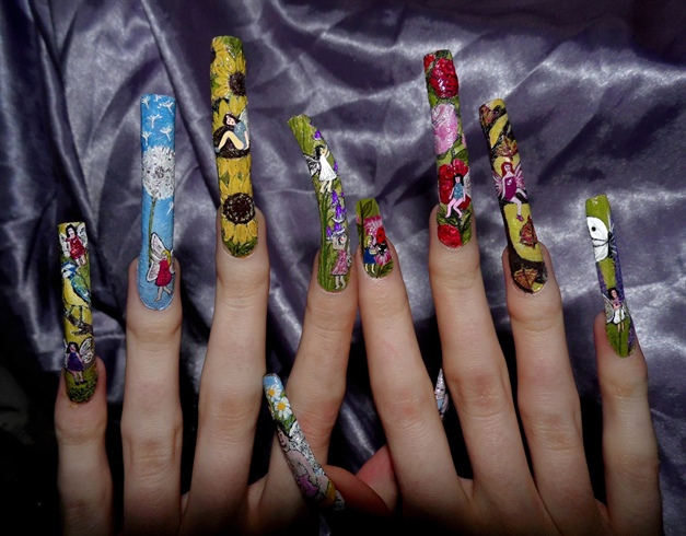 Complete fairy nail art.