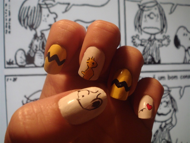 4. Simple Snoopy Nail Art - wide 9