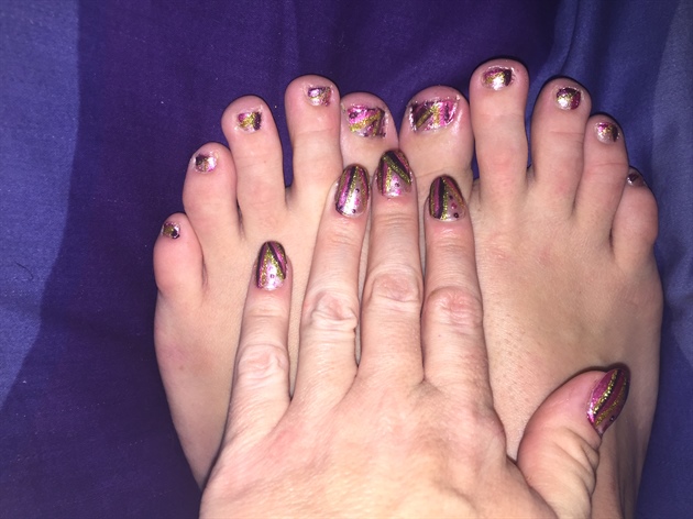 Offbeat Pinkish Hues--Toes