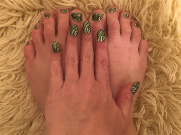 Green Glitter--Toes 