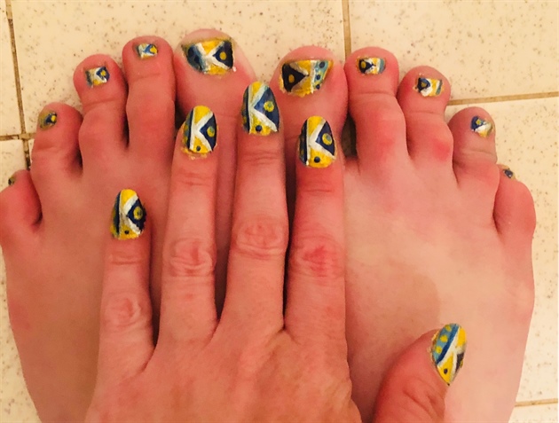Yellow/Blue Vortex--Toes 