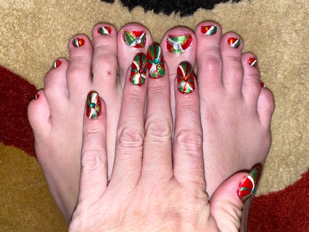 Christmas Wrapping--Toes