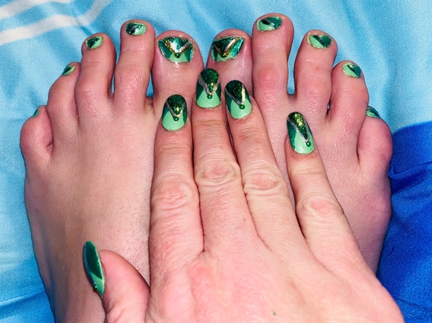 Shades of Green--Toes 