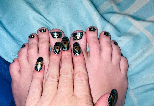 Art Deco and Abstract Pyramids--Toes