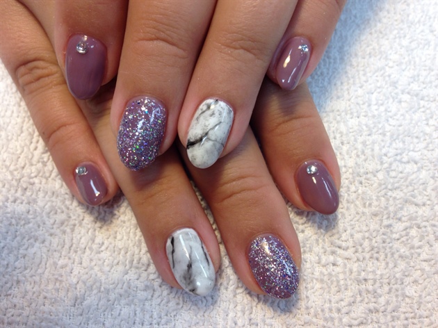 Sparkle Marble Nails
