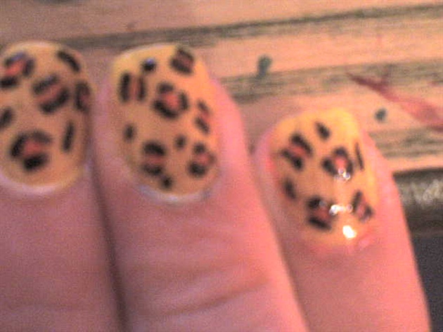 Leopard Print nails