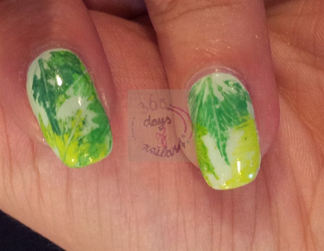 Stamping nail art using real leaves