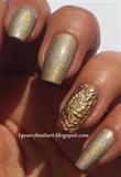 Golden holo nails with DIY 3D accent