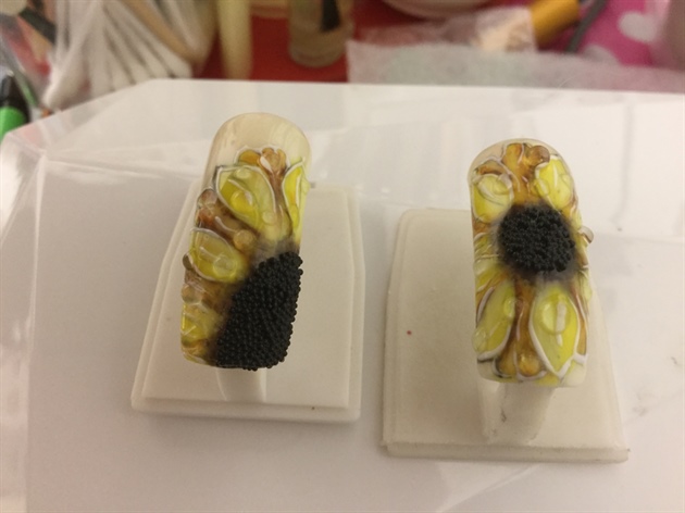 Sunflowers On Press Or Glue On Nails 