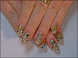 Gold Glitter Heart (Animal Print) Nails